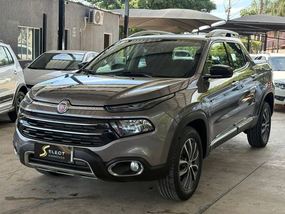 FIAT TORO 2.0 16V TURBO DIESEL VOLCANO 4WD AT9 FIAT TORO 2.0 16V TURBO DIESEL VOLCANO 4WD AT9